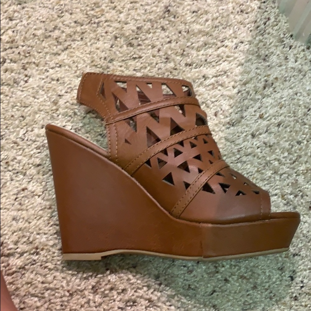 Madden Girl Wedges